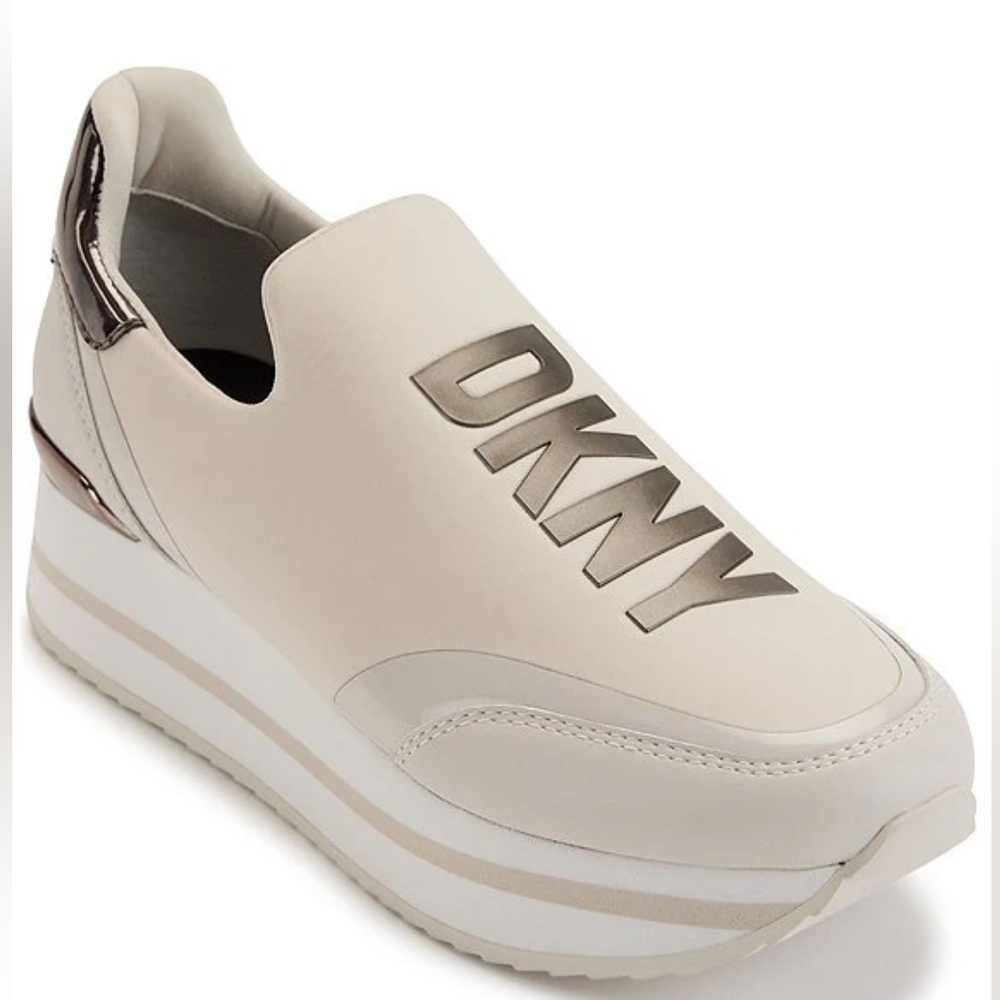 NWT DKNY Womens Dalla Cream Logo Slip-On Casual Platform Sneakers Size 9.5M